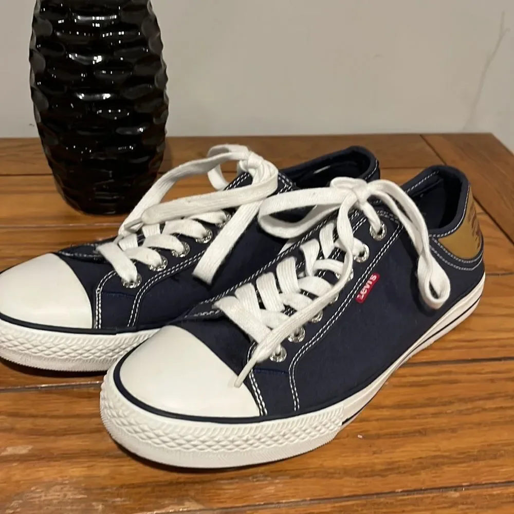 Levi’s Men’s Navy Canvas Shoes Size 8.5.